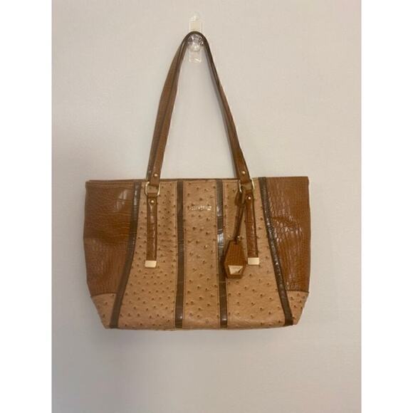 Ellen‎ Tracy Congnac Hand Bag Gold Hardware - Picture 1 of 10